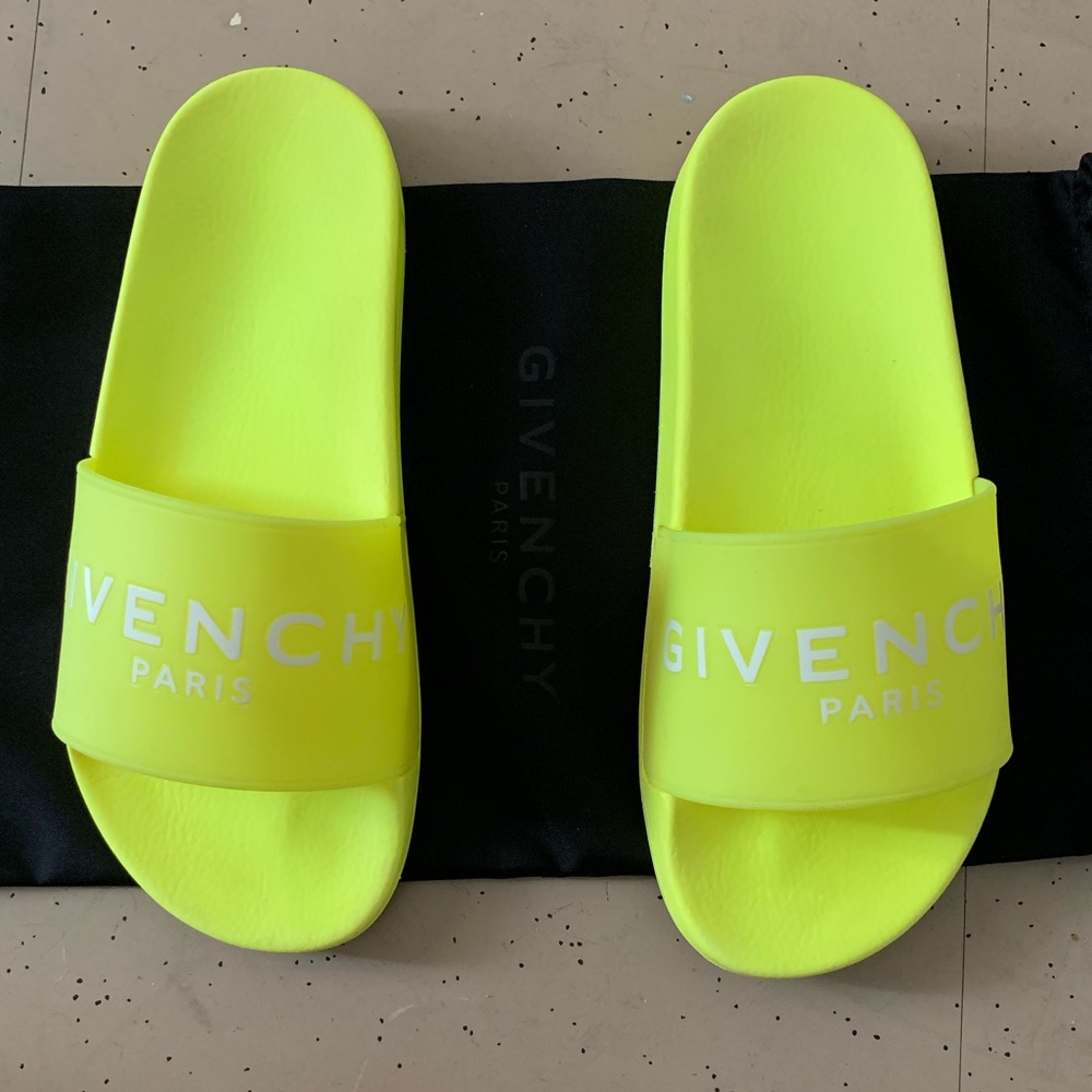AUTHENTIC Givenchy slides